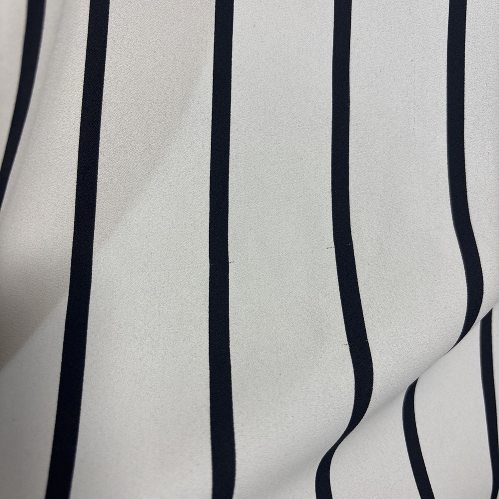Torrid 3 Harper Georgette Flutter Sleeve Pullover Blouse Black White Stripes - Picture 6 of 10